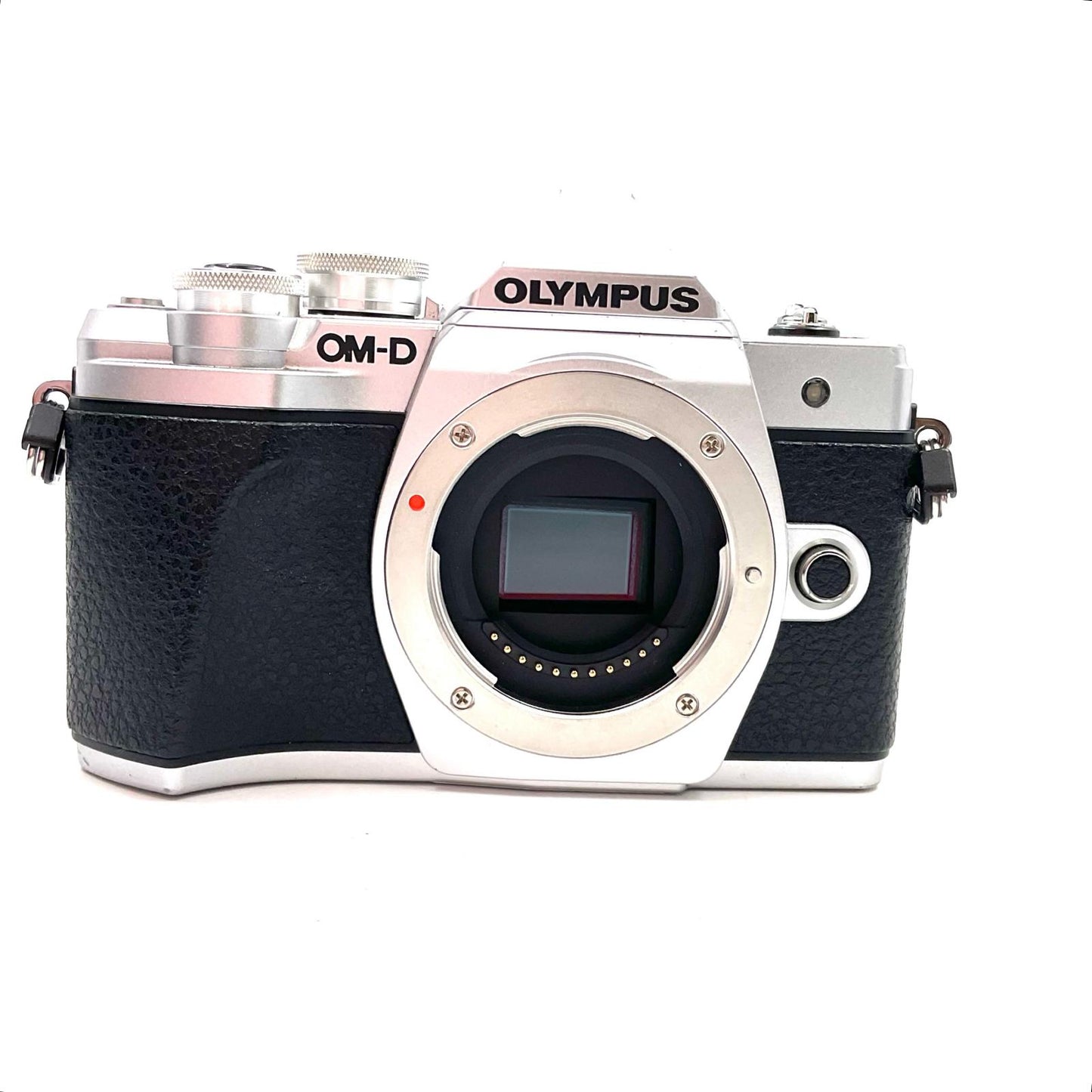 【最速発送】OLYMPUS デジタル一眼 OM-D E-M10 III シルバー ボディ【難有】
