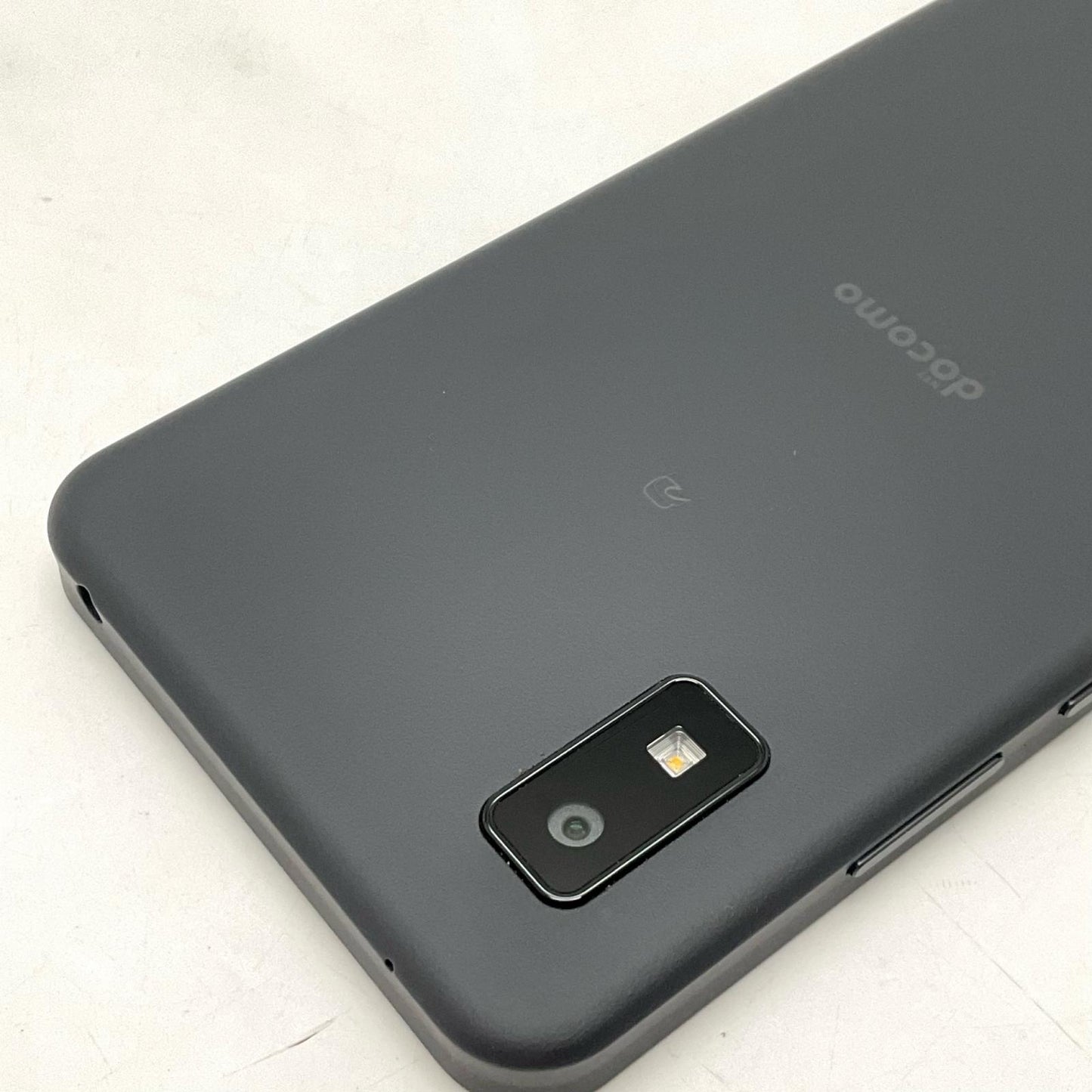 【全額返金保証】【最速発送】SHARP AQUOS wish2 64GB ブラック docomo SH-51C 白ロム 美品 動作確認済