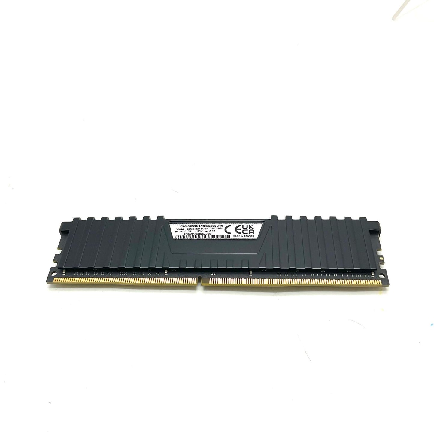 【全額返金保証】【最速発送】Corsair メモリ DDR4 PC4-25600 16GB X1枚 CMK32GX4M2E3200C16 美品 動作確認済