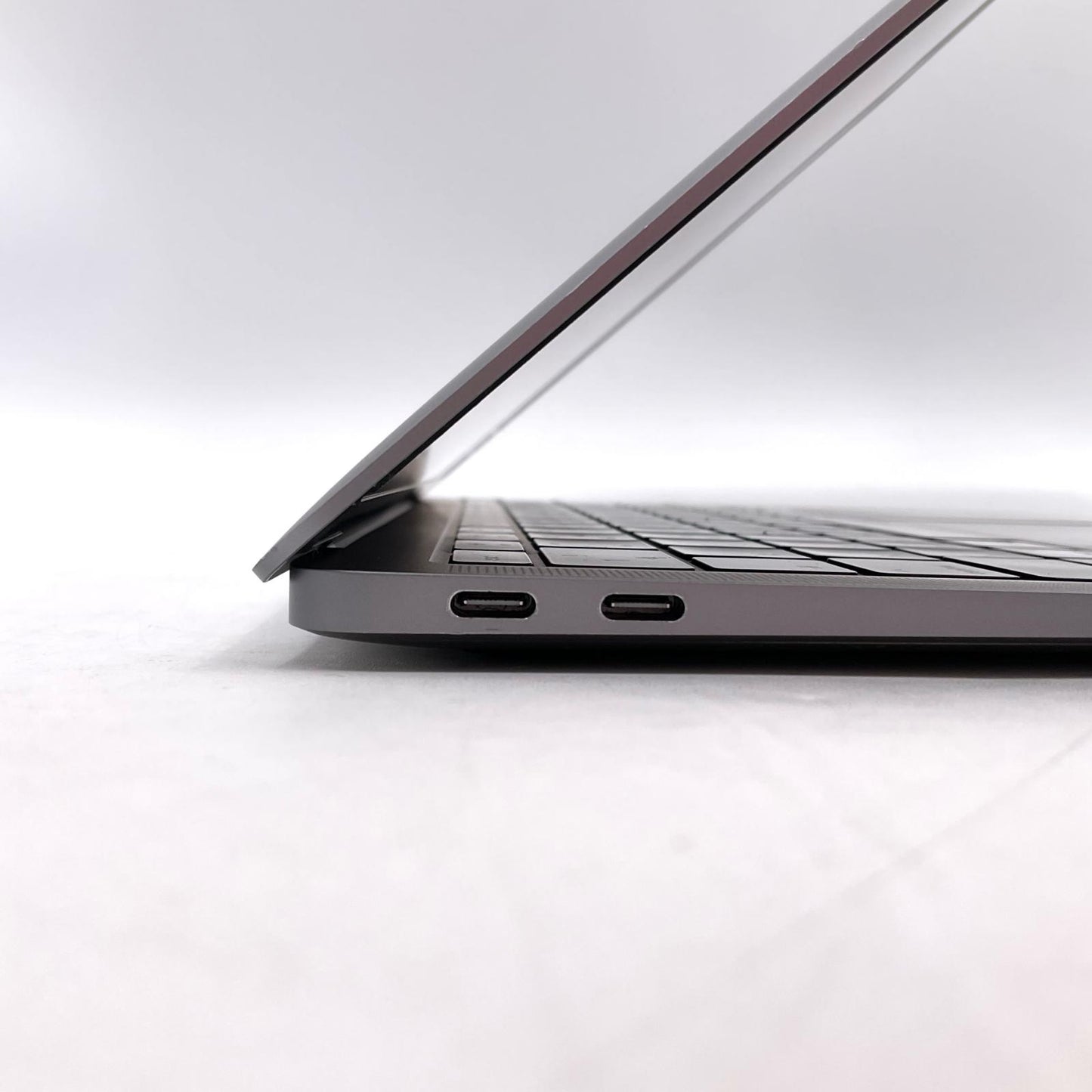 【最速発送】Apple MacBook Air 13.3インチ 2019 1.6GHz デュアルコア Intel Core i5 16GB 256GB スペースグレイ【難有】