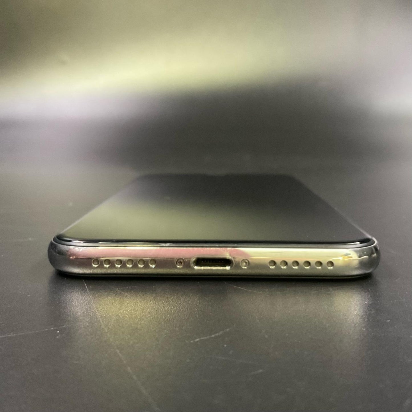 【全額返金保証】【最速発送】Apple iPhone iPhone X 64GB シルバー docomo 白ロム 動作確認済 61%