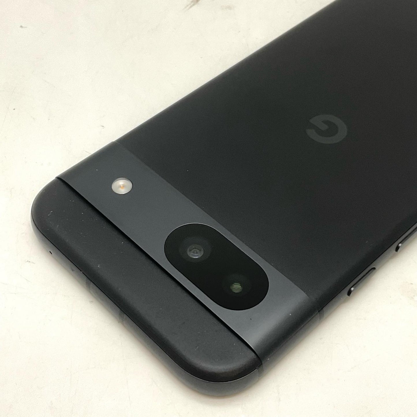 【全額返金保証】【最速発送】Google Pixel 8a 128GB Obsidian au G576D 美品 動作確認済