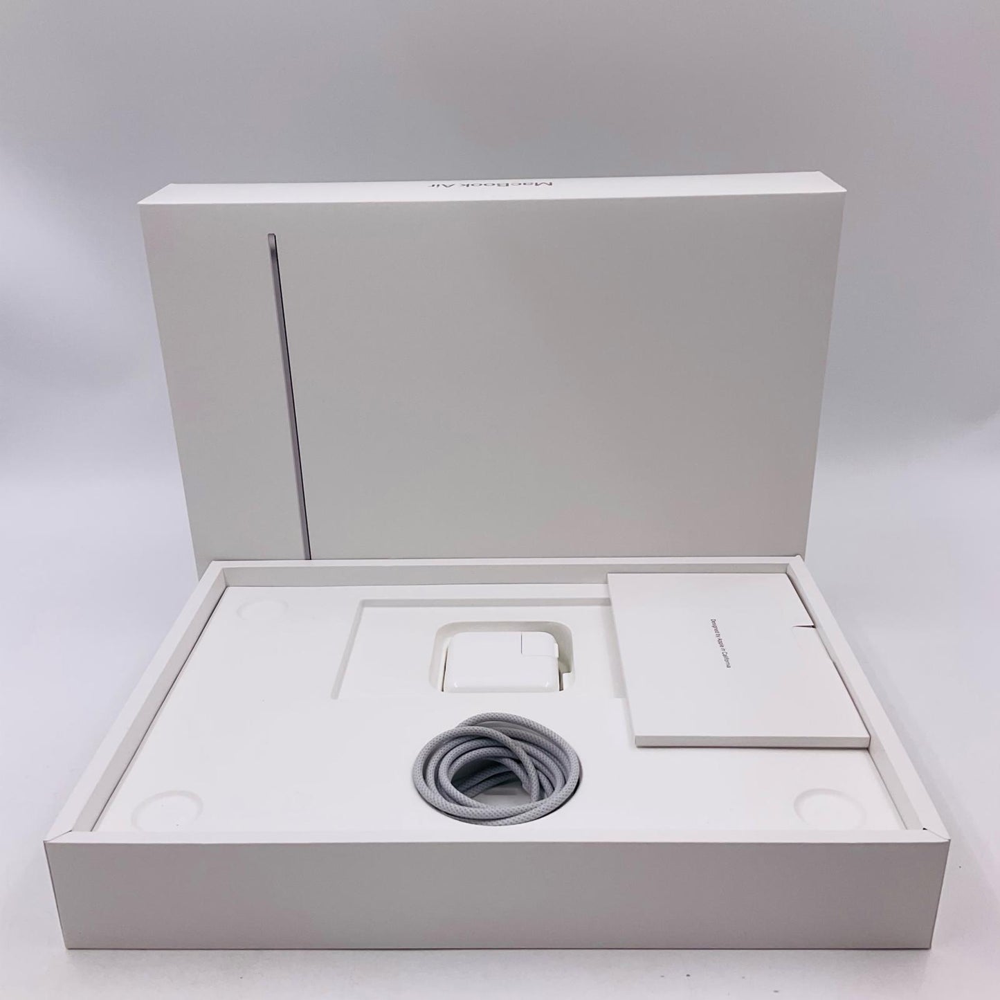 【全額返金保証】【最速発送】Apple MacBook Air 13インチ 2022 Apple M2 8GB 256GB スペースグレイ 100% 超美品 動作確認済