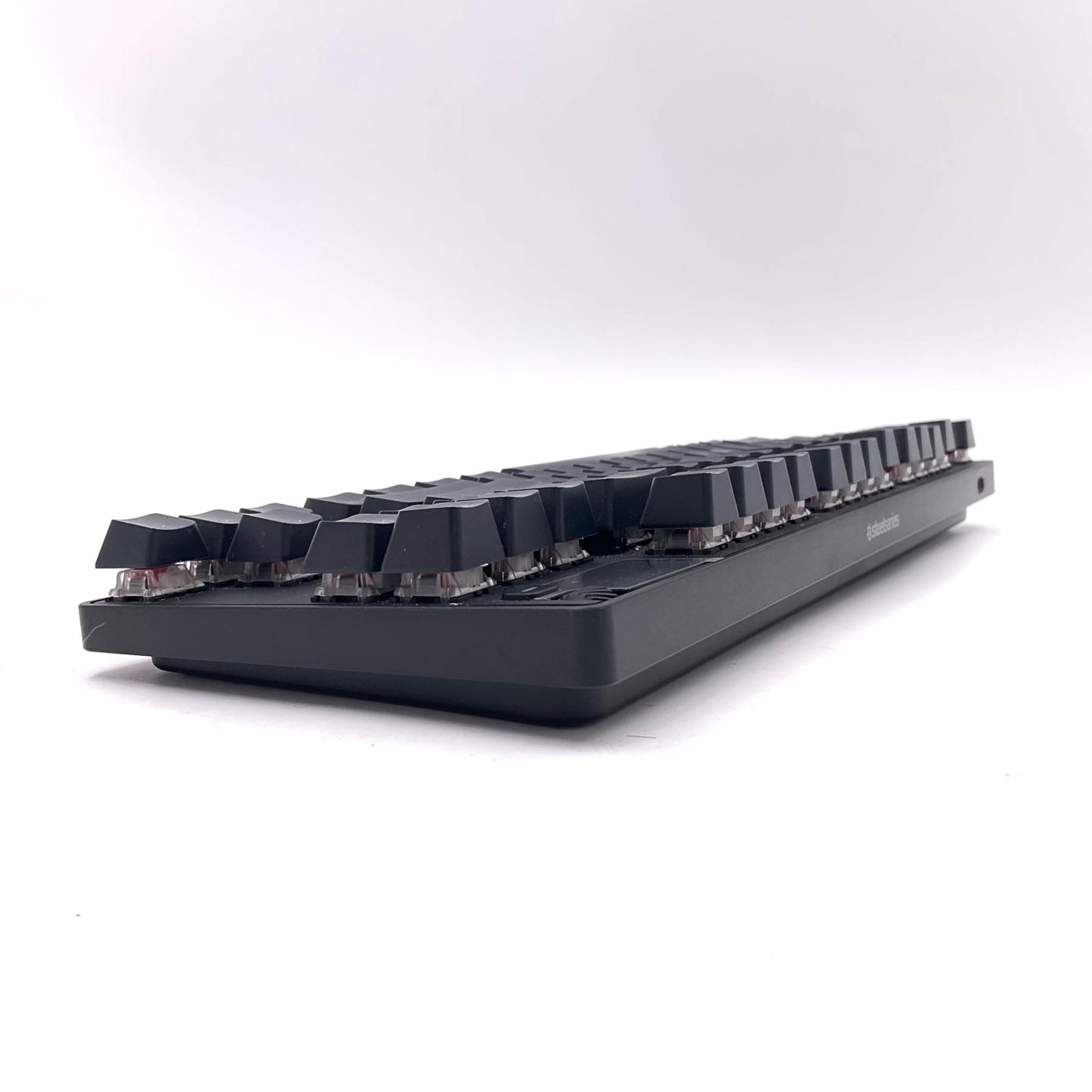 【全額返金保証】【最速発送】SteelSeries ゲーミングキーボード KB18 美品 動作確認済