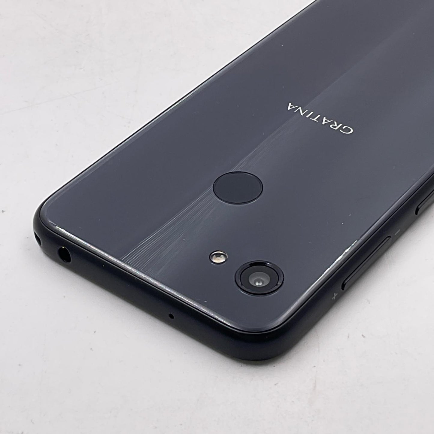 【全額返金保証】【最速発送】京セラ GRATINA 32GB au KYV48 白ロム 動作確認済
