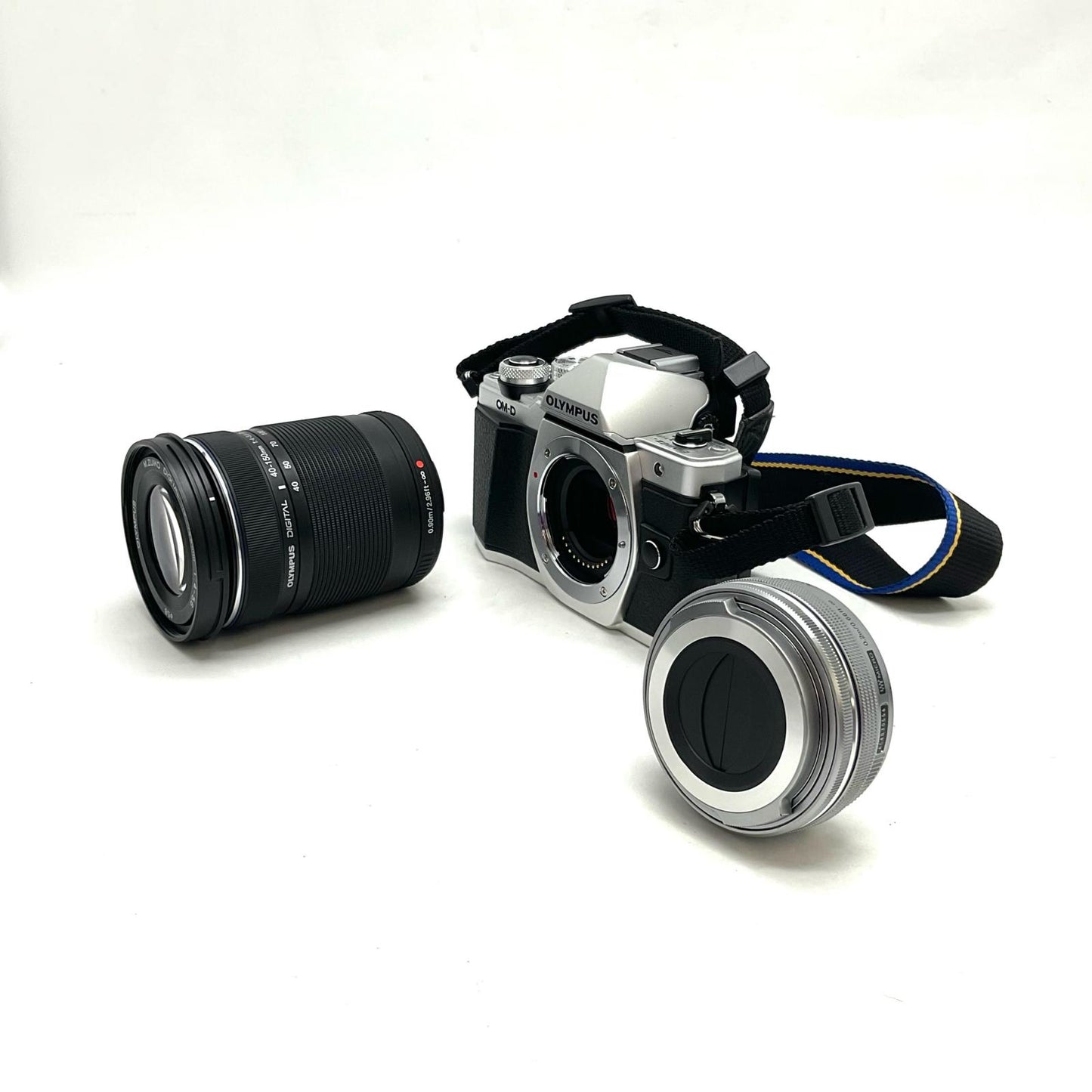 【全額返金保証】【最速発送】OLYMPUS デジタル一眼 OM-D E-M10 Mark II EZダブルズームキット シルバー 美品 動作確認済