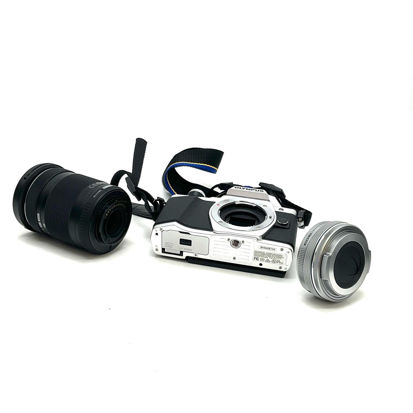 【全額返金保証】【最速発送】OLYMPUS デジタル一眼 OM-D E-M10 Mark II EZダブルズームキット シルバー 美品 動作確認済