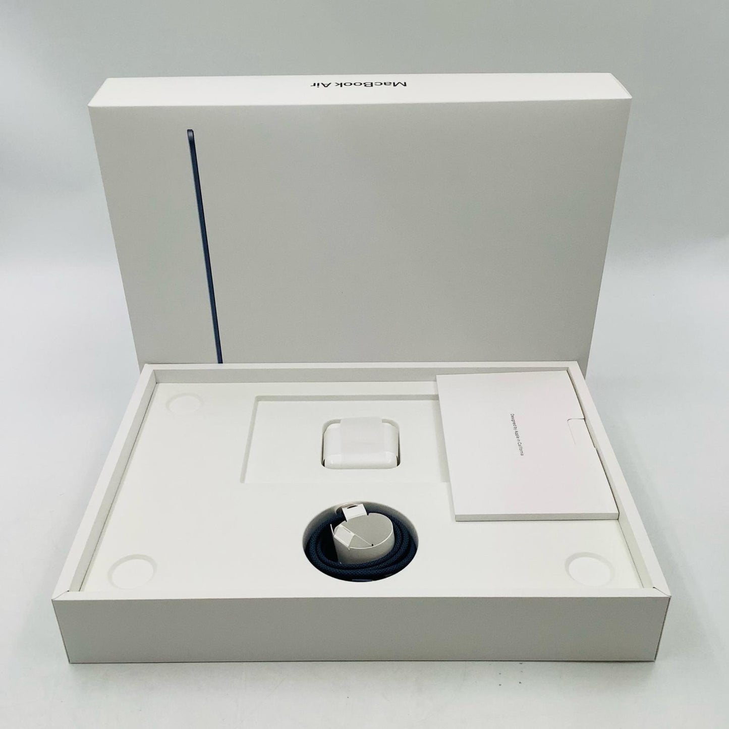 【全額返金保証】【最速発送】Apple MacBook Air 13.6インチ 2025 Apple M4 16GB 512GB ミッドナイト 100% 美品 動作確認済