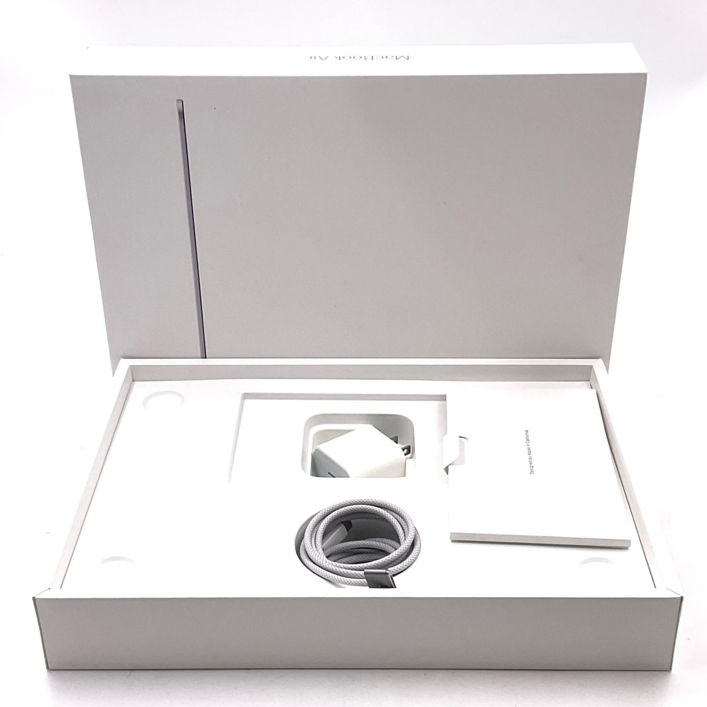 【全額返金保証】【最速発送】Apple MacBook Air 13インチ 2022 Apple M2 8GB 256GB スペースグレイ 100% 美品 動作確認済