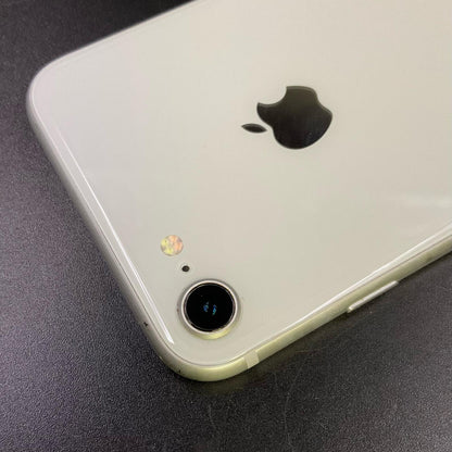 【全額返金保証】【最速発送】Apple iPhone iPhone 8 64GB シルバー Softbank SIMフリー 白ロム 動作確認済 82%