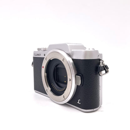 【全額返金保証】【最速発送】Panasonic デジタル一眼 LUMIX DMC-GF7 [シルバー] 動作確認済