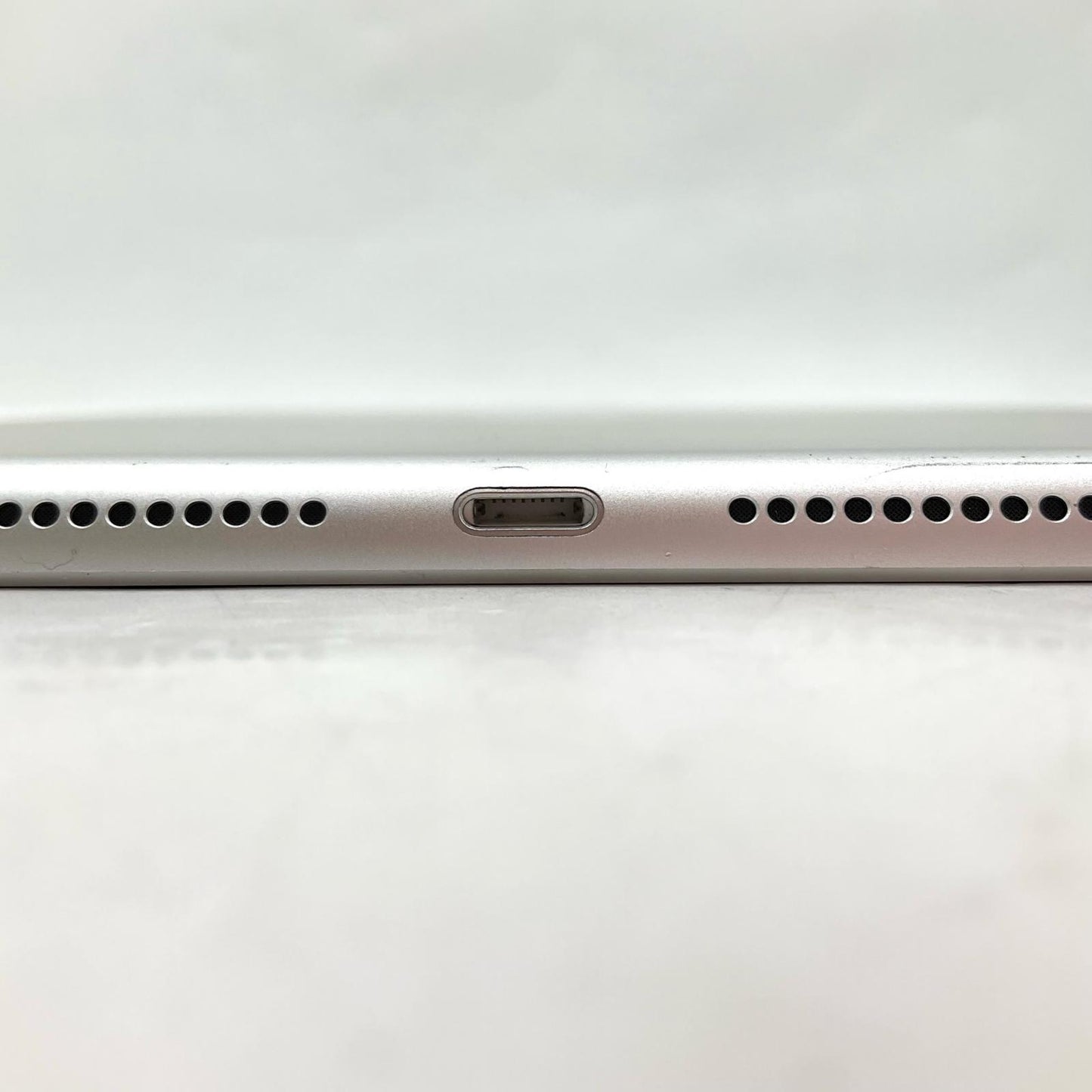 【全額返金保証】【最速発送】Apple iPad iPad 10.2インチ 第9世代 64GB シルバー Wi-Fi 動作確認済