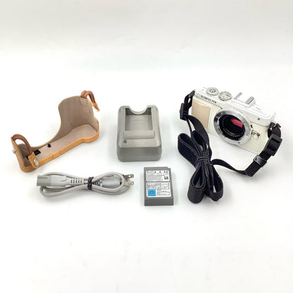 【全額返金保証】【最速発送】OLYMPUS デジタル一眼 PEN Lite E-PL7 ボディ [ホワイト] ホワイト 美品 動作確認済