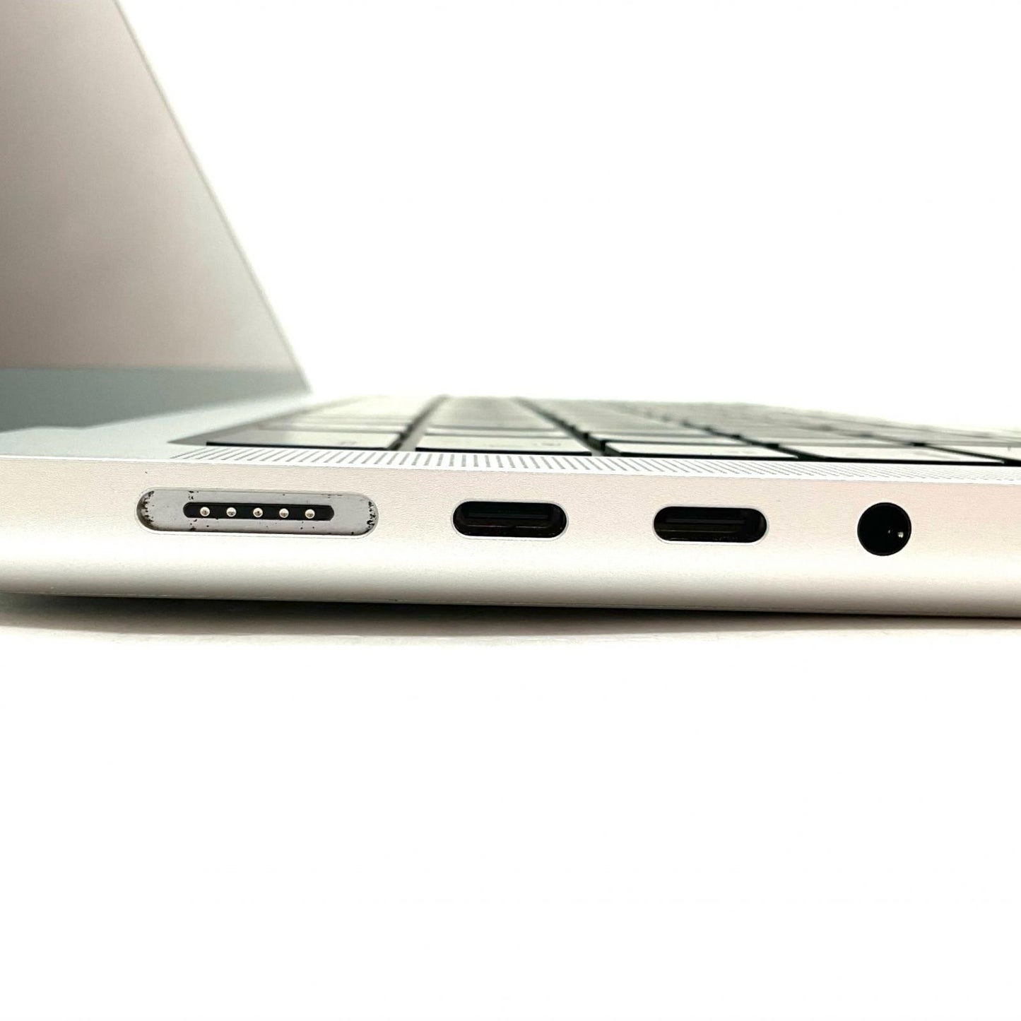 【全額返金保証】【最速発送】Apple MacBook Pro 14インチ 2023 Apple M3 8GB 1TB シルバー 100% 美品 動作確認済