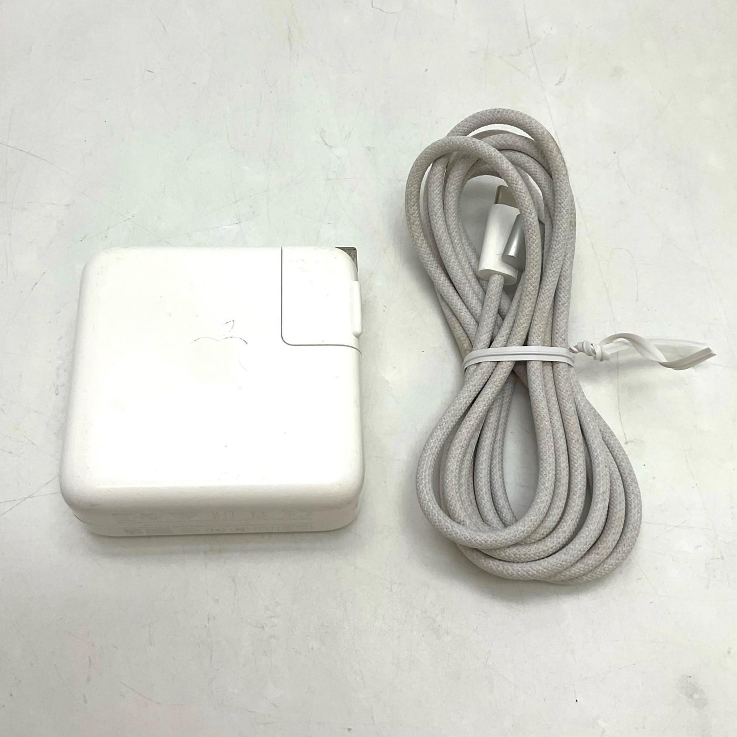 【全額返金保証】【最速発送】Apple MacBook Pro 14インチ 2023 Apple M3 8GB 1TB シルバー 100% 美品 動作確認済