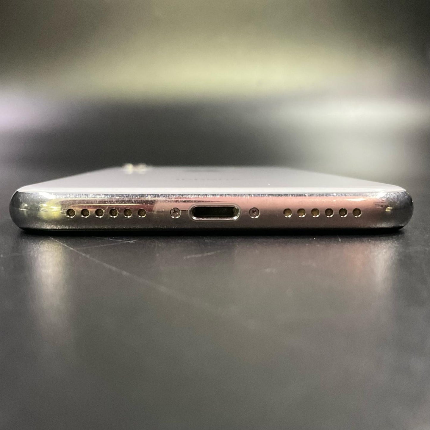 【全額返金保証】【最速発送】Apple iPhone iPhone X 64GB シルバー docomo 白ロム 動作確認済 83%