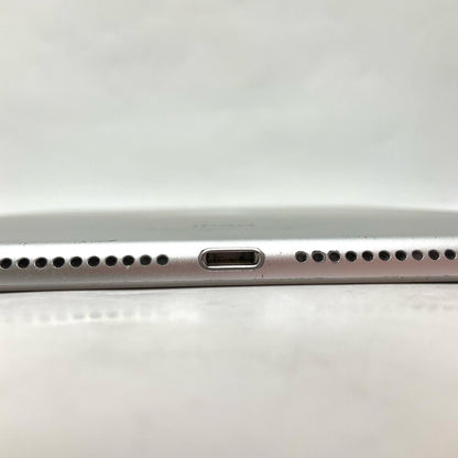 【最速発送】Apple iPad Air 第2世代 64GB シルバー Wi-Fi【難有】