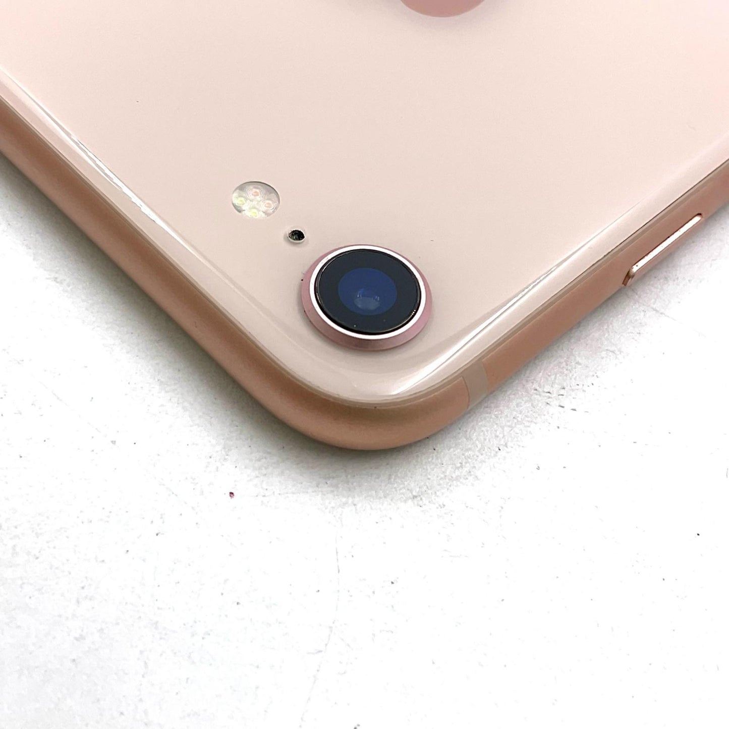 【全額返金保証】【最速発送】Apple iPhone iPhone 8 64GB ゴールド au 白ロム 動作確認済 79%