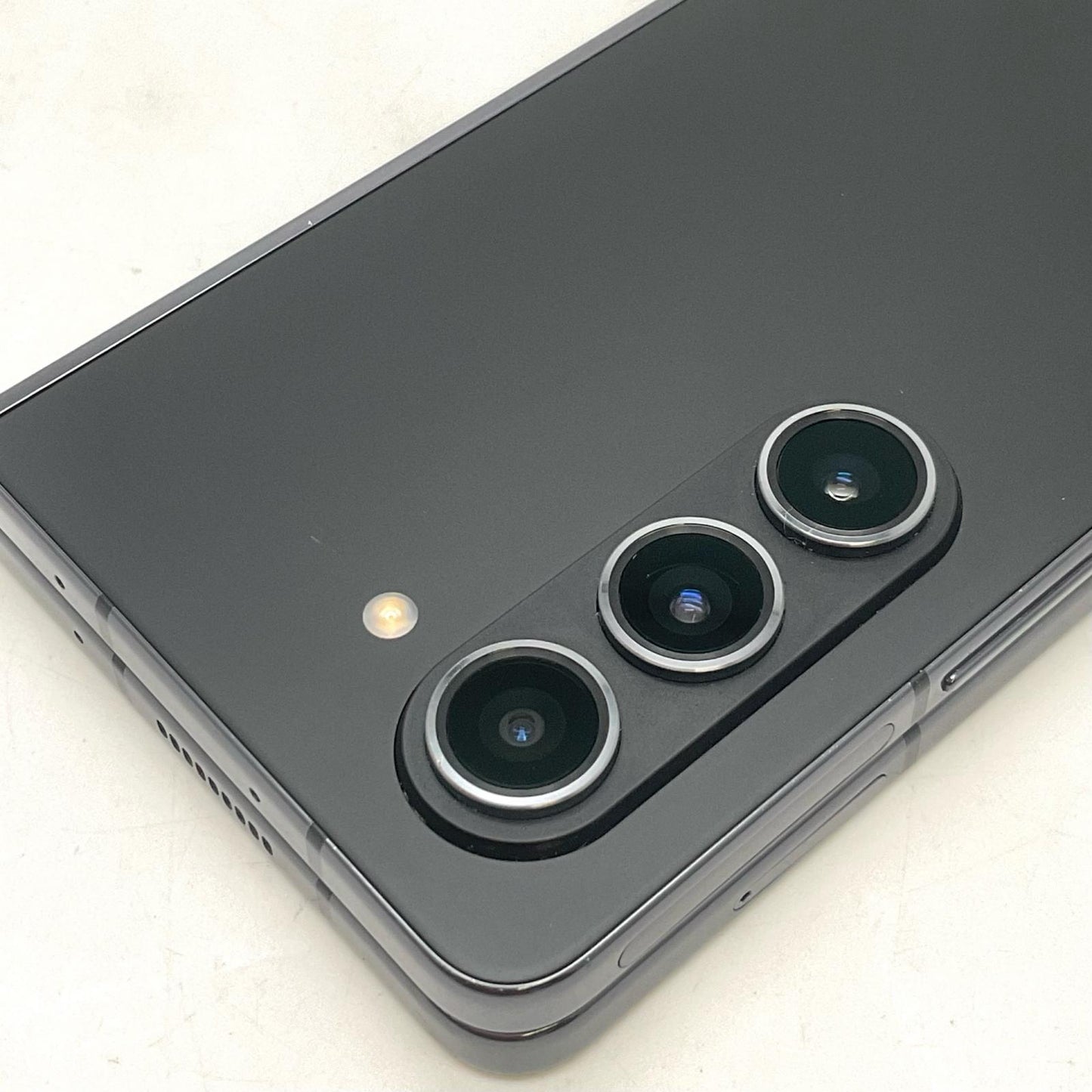 【全額返金保証】【最速発送】SAMSUNG Galaxy Z Fold5 256GB Phantom Black SIMフリー SM-F946U 白ロム 美品 動作確認済