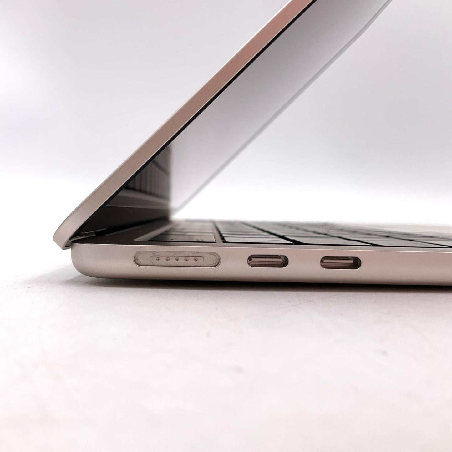 【全額返金保証】【最速発送】Apple MacBook Air 13インチ 2022 Apple M2 8GB 256GB スターライト 100% 超美品 動作確認済