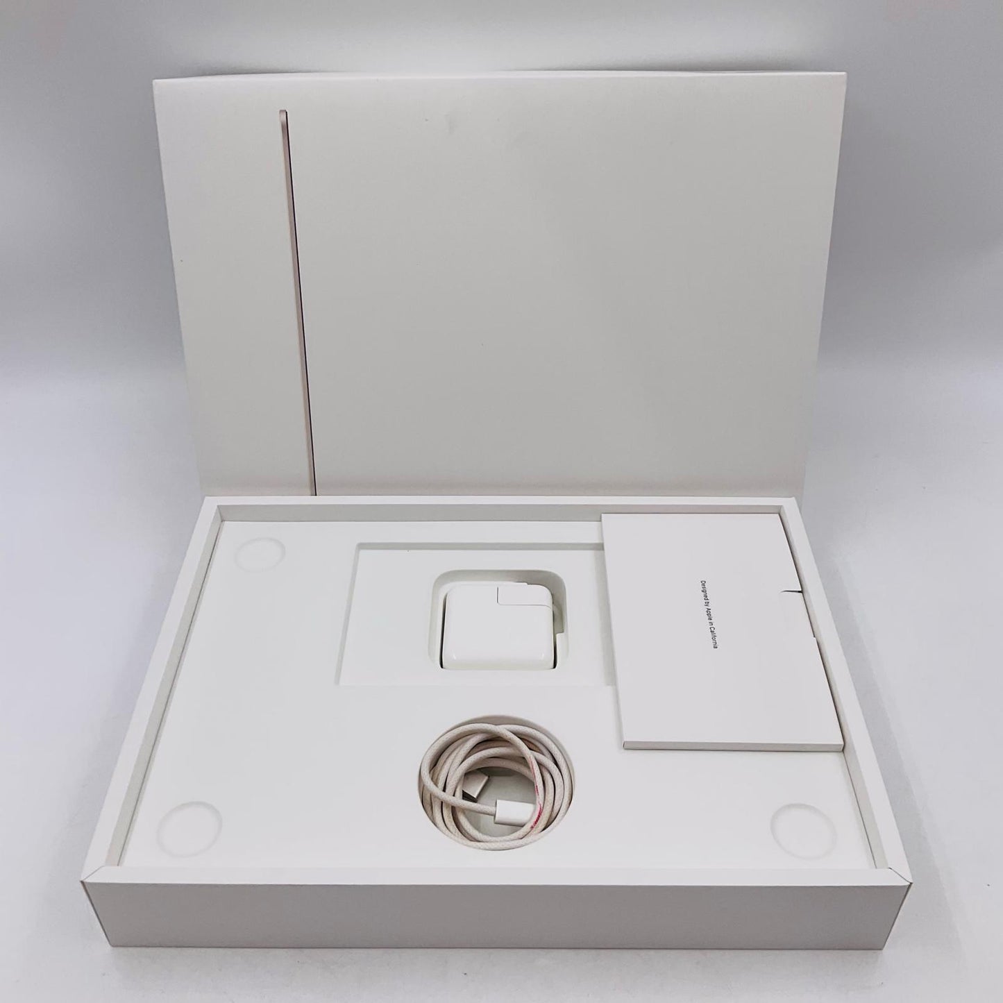 【全額返金保証】【最速発送】Apple MacBook Air 13インチ 2022 Apple M2 8GB 256GB スターライト 100% 超美品 動作確認済