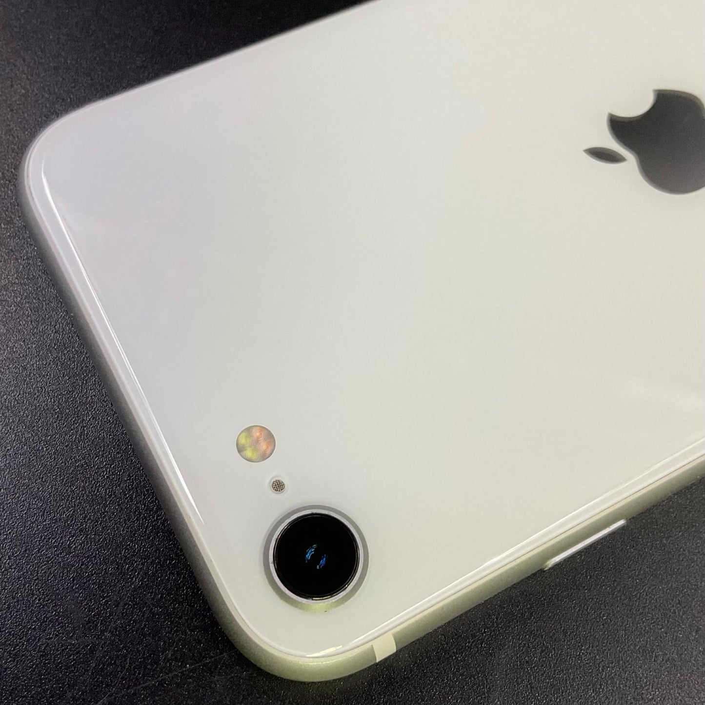 【全額返金保証】【最速発送】Apple iPhone iPhone SE（第2世代） 64GB ホワイト Softbank SIMフリー 白ロム 動作確認済 100%