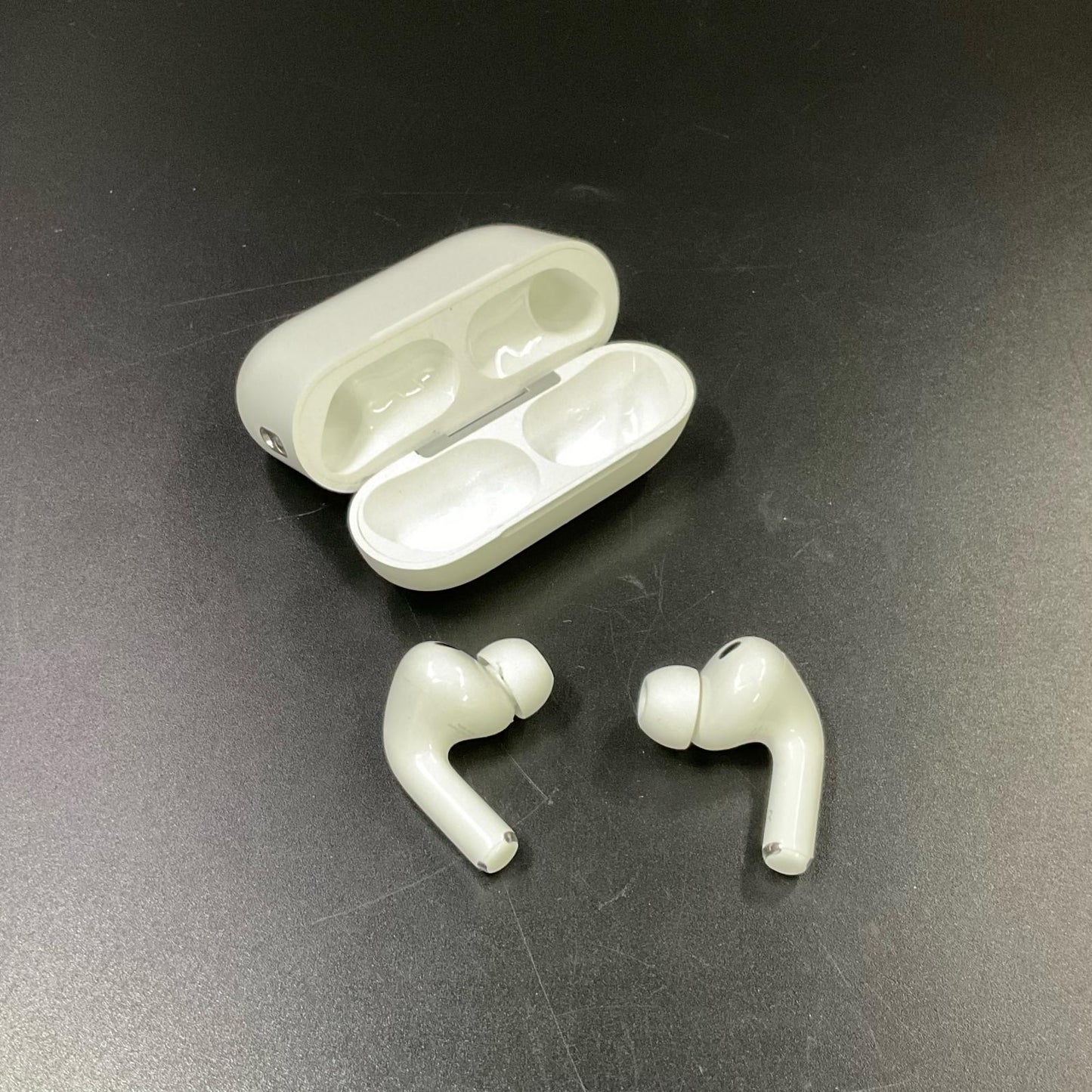 【全額返金保証】【最速発送】Apple AirPods Pro 3 美品 動作確認済