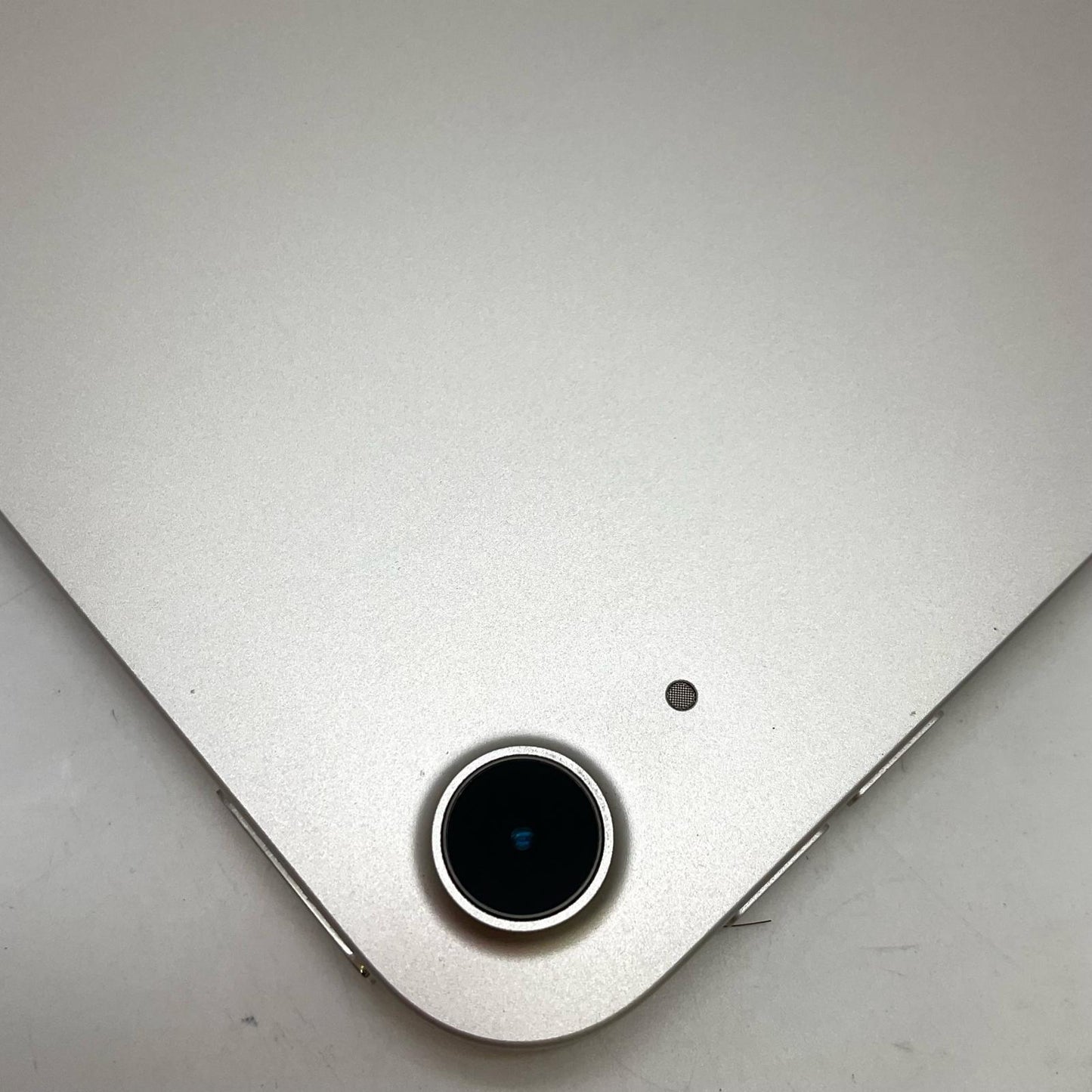 【全額返金保証】【最速発送】Apple iPad Air 10.9インチ 第5世代 64GB スターライト Wi-Fi 美品 動作確認済