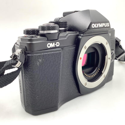【全額返金保証】【最速発送】OLYMPUS デジタル一眼 OM-D E-M10 Mark II ボディ ブラック 動作確認済