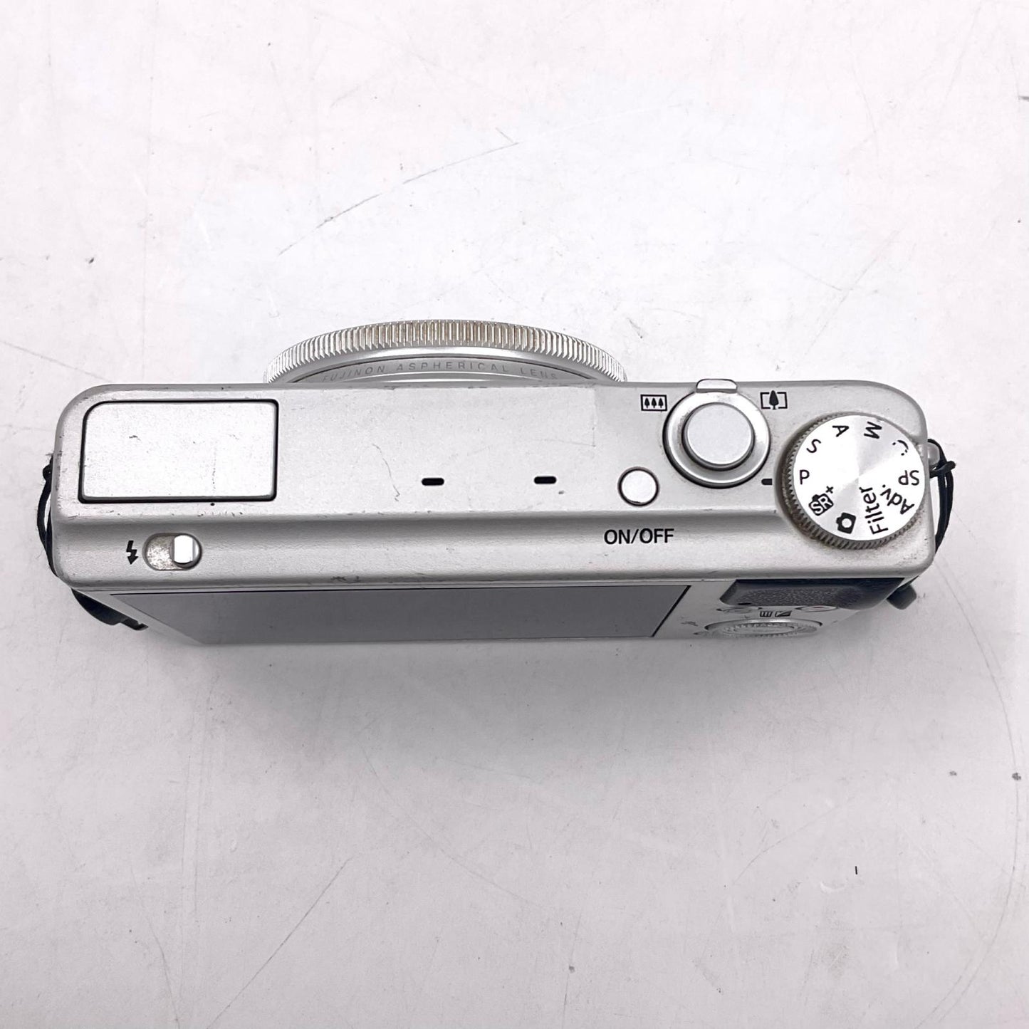 【全額返金保証】【最速発送】FUJIFILM コンパクトデジタルカメラ XQ1 シルバー 動作確認済