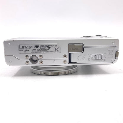 【全額返金保証】【最速発送】FUJIFILM コンパクトデジタルカメラ XQ1 シルバー 動作確認済