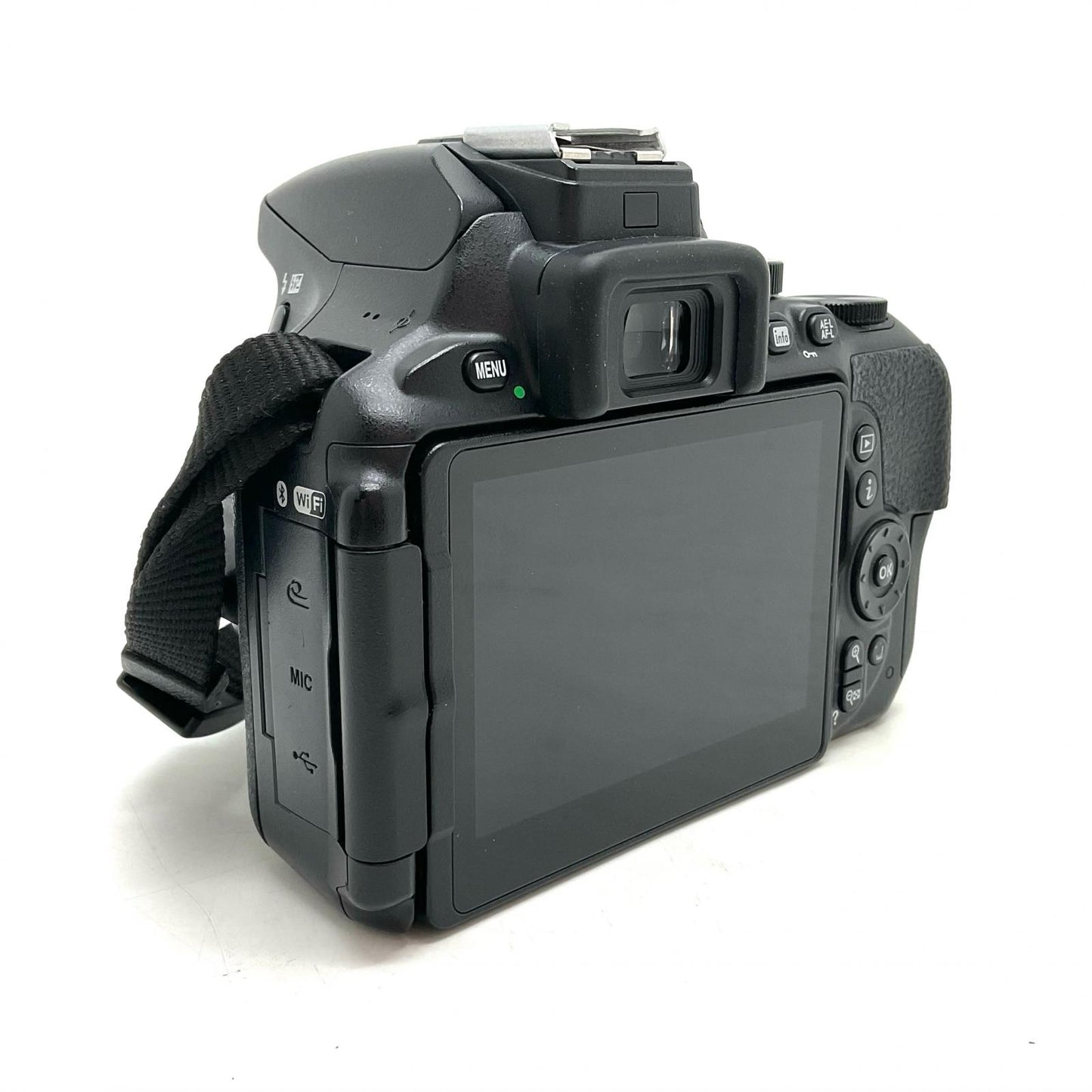 【全額返金保証】【最速発送】Nikon デジタル一眼 D5600 ボディ 美品 動作確認済