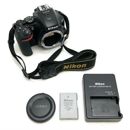 【全額返金保証】【最速発送】Nikon デジタル一眼 D5600 ボディ 美品 動作確認済