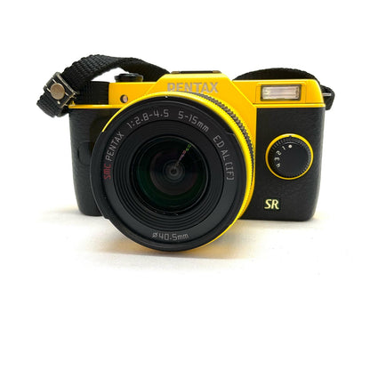 【全額返金保証】【最速発送】PENTAX デジタル一眼 Q7 smc 5-15mm F2.8-4.5 ED AL イエロー 美品 動作確認済