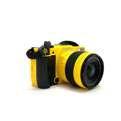 【全額返金保証】【最速発送】PENTAX デジタル一眼 Q7 smc 5-15mm F2.8-4.5 ED AL イエロー 美品 動作確認済