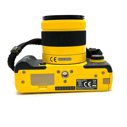 【全額返金保証】【最速発送】PENTAX デジタル一眼 Q7 smc 5-15mm F2.8-4.5 ED AL イエロー 美品 動作確認済