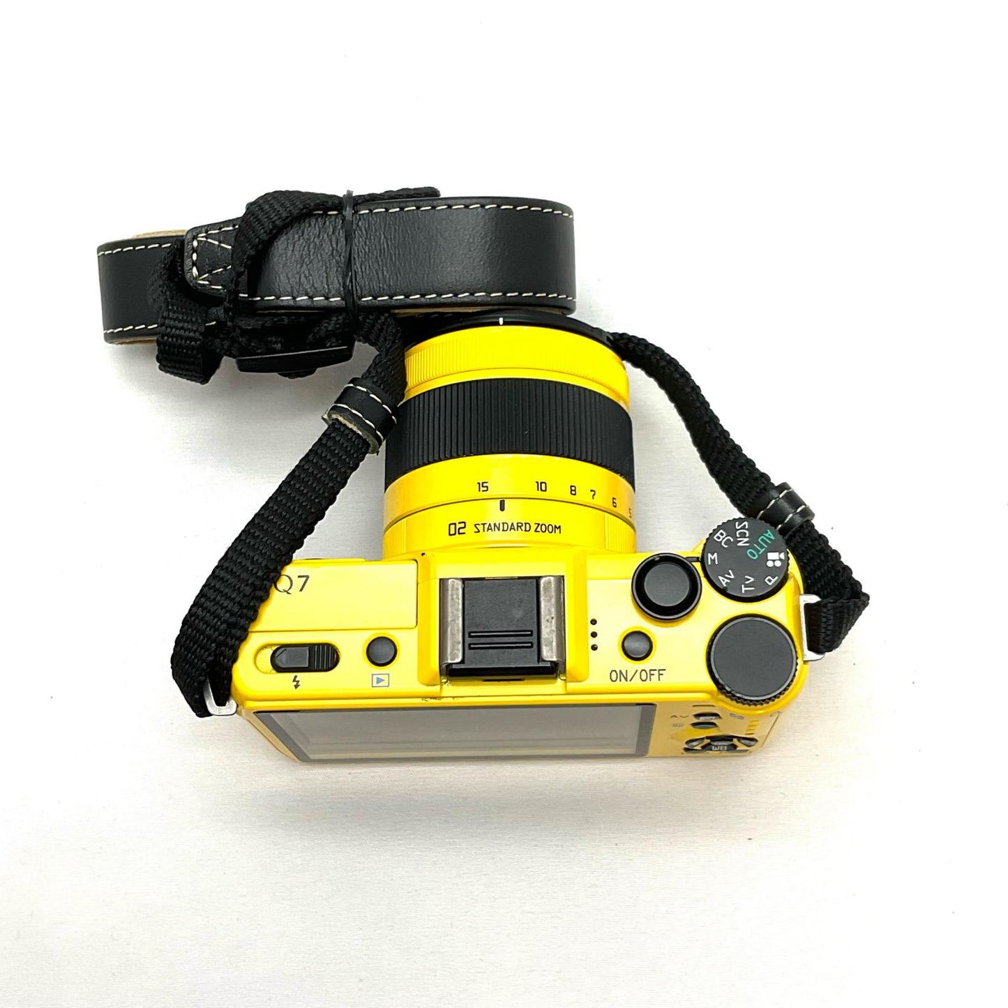 【全額返金保証】【最速発送】PENTAX デジタル一眼 Q7 smc 5-15mm F2.8-4.5 ED AL イエロー 美品 動作確認済