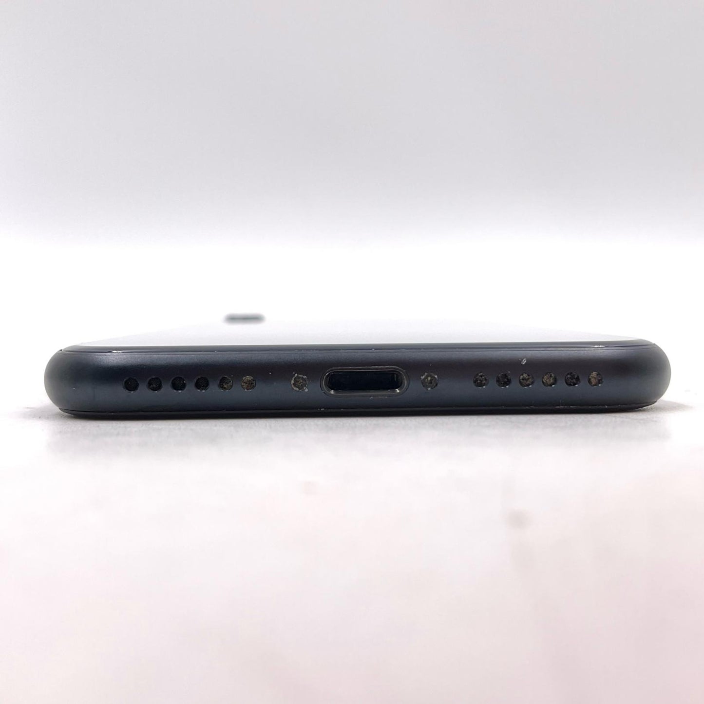 【全額返金保証】【最速発送】Apple iPhone iPhone SE（第3世代） 128GB ミッドナイト docomo SIMフリー 白ロム 動作確認済 76%