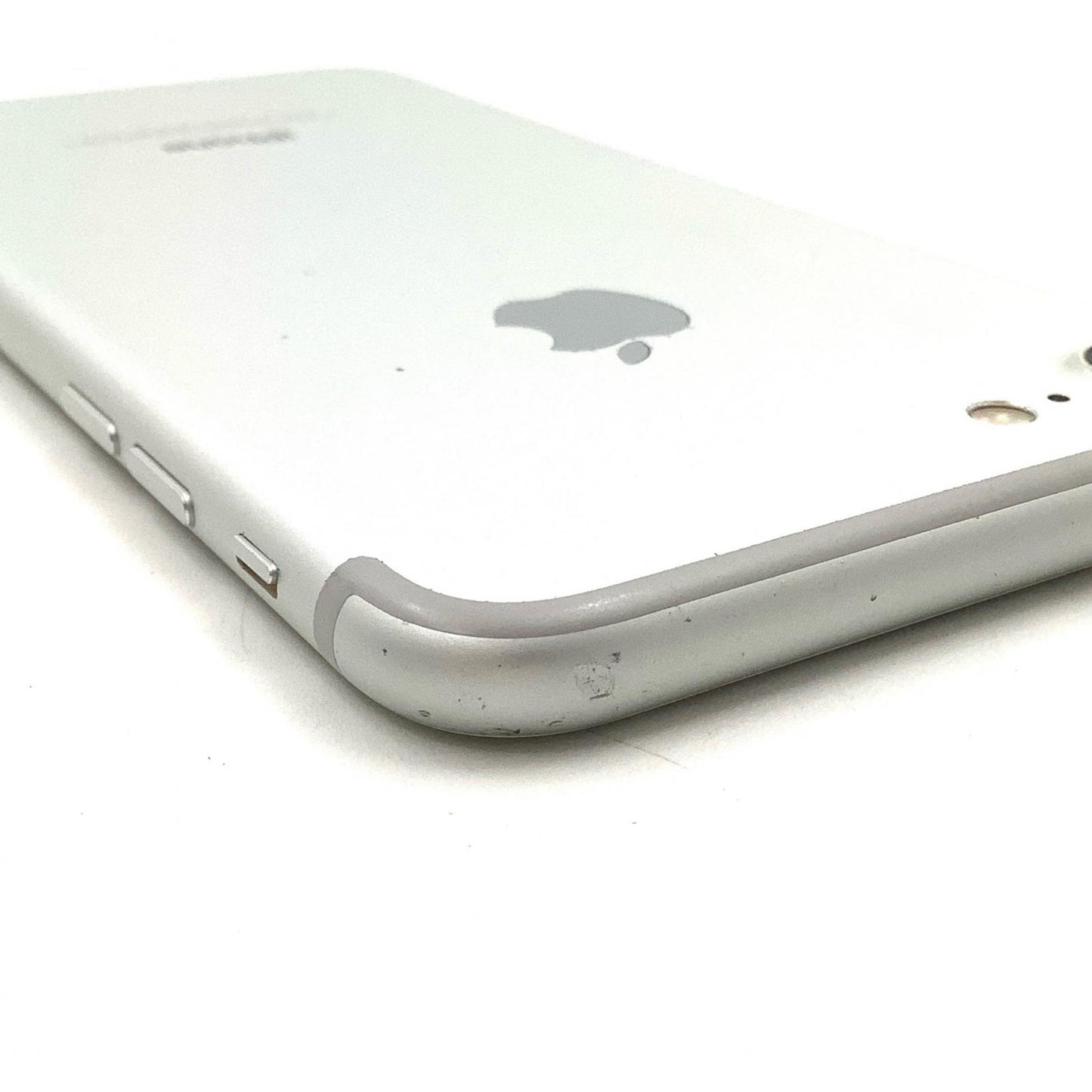 【全額返金保証】【最速発送】Apple iPhone iPhone 7 128GB シルバー au 白ロム 美品 動作確認済 96%