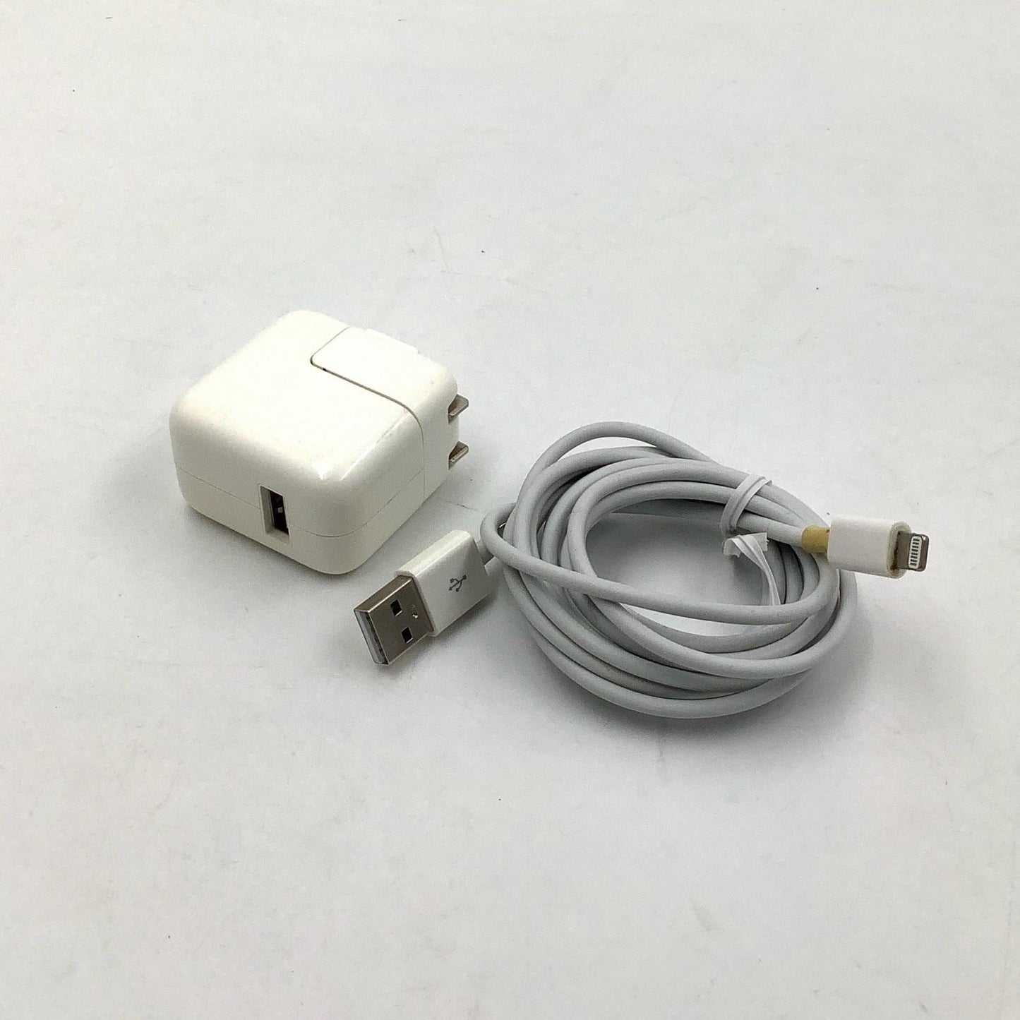 【全額返金保証】【最速発送】Apple iPad iPad 10.2インチ 第7世代 32GB スペースグレイ WiFi+Cellular Softbank 白ロム 美品 動作確認済