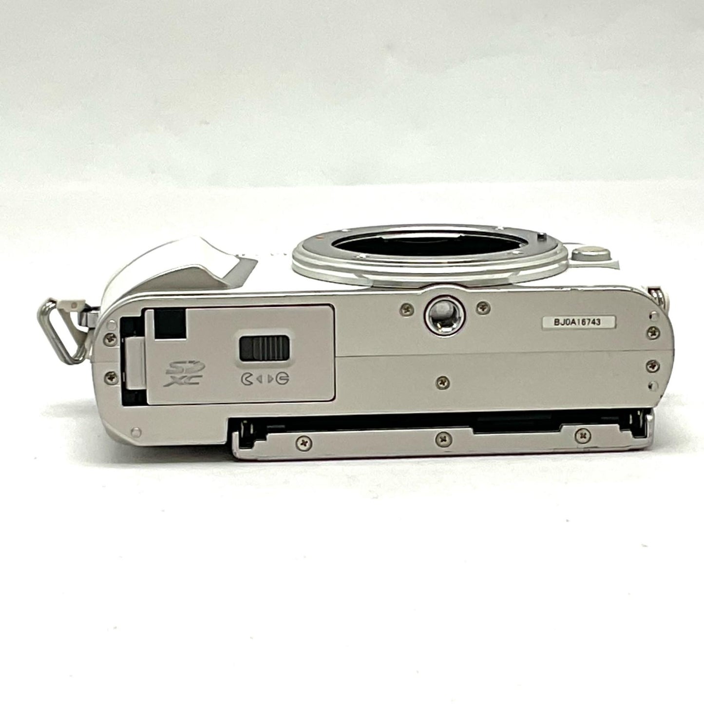 【全額返金保証】【最速発送】OLYMPUS デジタル一眼 PEN E-PL9 ボディ ホワイト 美品 動作確認済