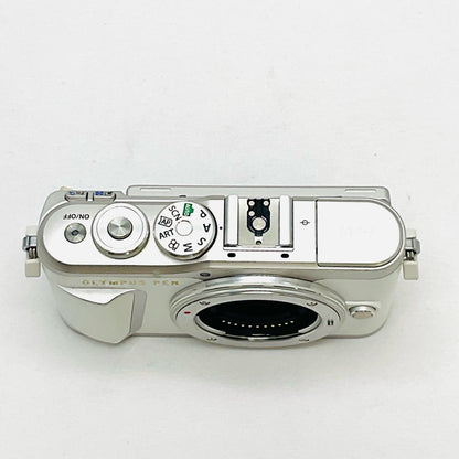 【全額返金保証】【最速発送】OLYMPUS デジタル一眼 PEN E-PL9 ボディ ホワイト 美品 動作確認済