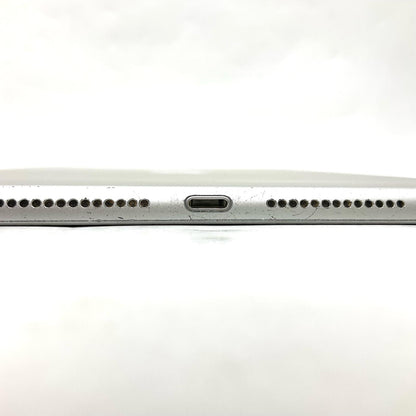 【最速発送】Apple iPad iPad 第9世代 Wi-Fi+Cellular 64GB シルバー docomo SIMフリー 白ロム【難有】