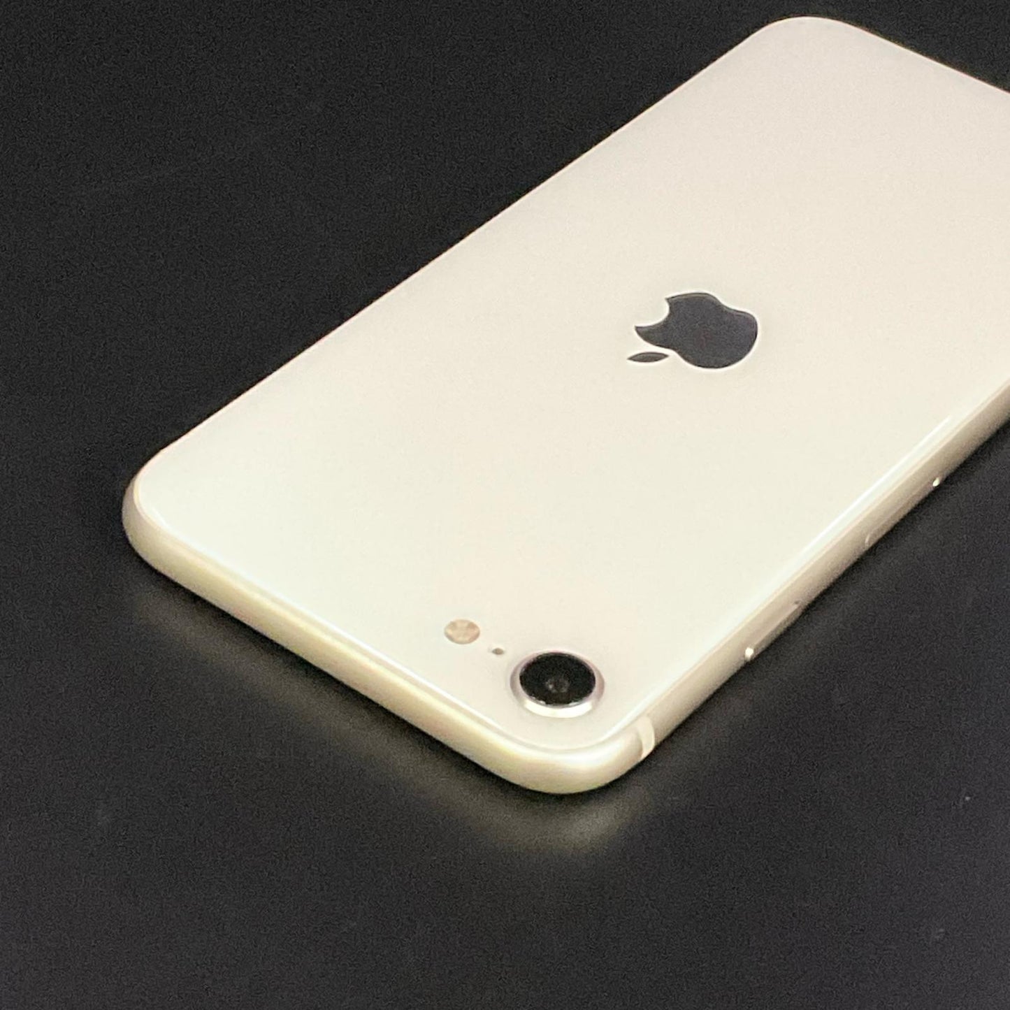 【全額返金保証】【最速発送】Apple iPhone iPhone SE（第3世代） 256GB スターライト SIMフリー 白ロム 動作確認済 71%