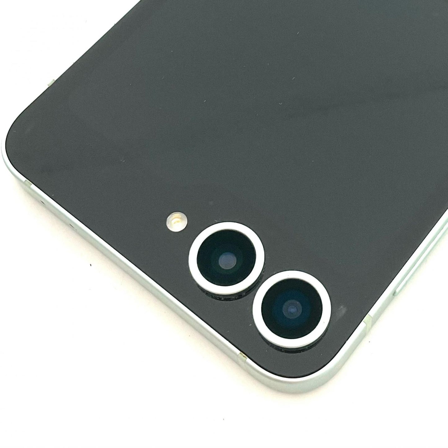 【全額返金保証】【最速発送】SAMSUNG Galaxy Z Flip6 256GB Mint(GR) docomo SIMフリー SC-54E 白ロム 動作確認済