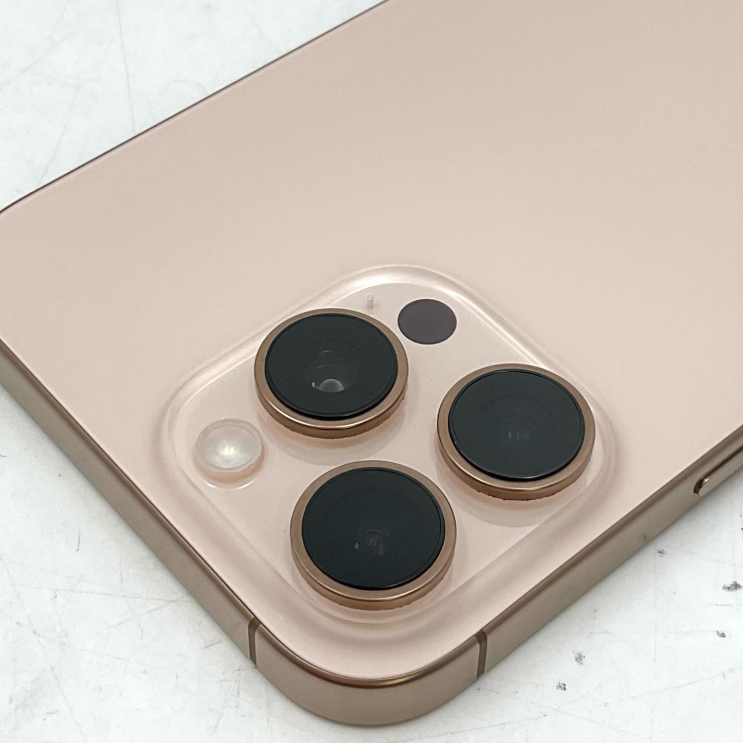 【全額返金保証】【最速発送】Apple iPhone iPhone 16 Pro Max 256GB ゴールド SIMフリー 白ロム 超美品 動作確認済 94%