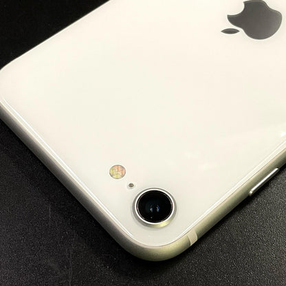 【全額返金保証】【最速発送】Apple iPhone iPhone SE（第2世代） 64GB ホワイト Softbank 白ロム 美品 動作確認済 87%