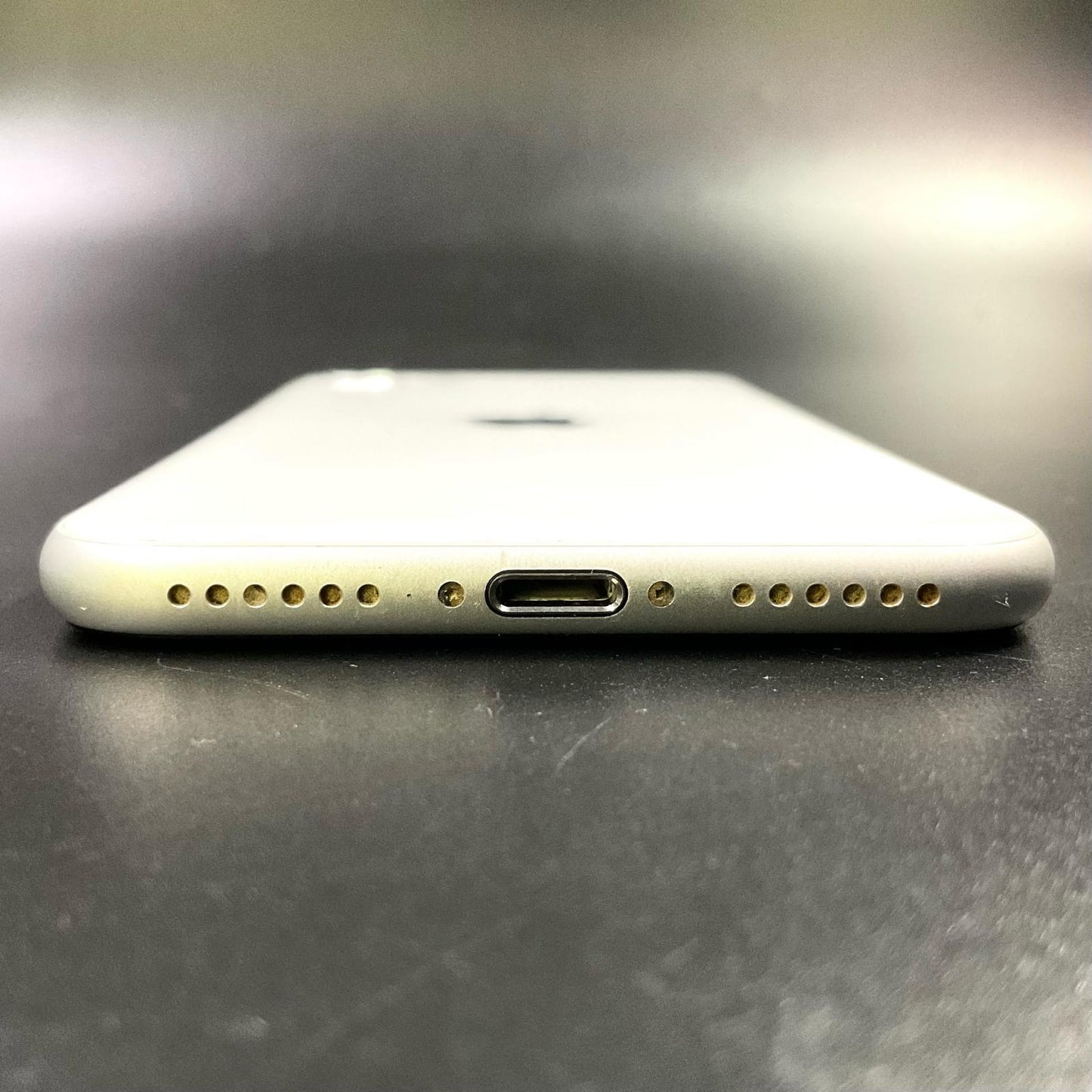 【全額返金保証】【最速発送】Apple iPhone iPhone SE（第2世代） 64GB ホワイト Softbank 白ロム 美品 動作確認済 87%