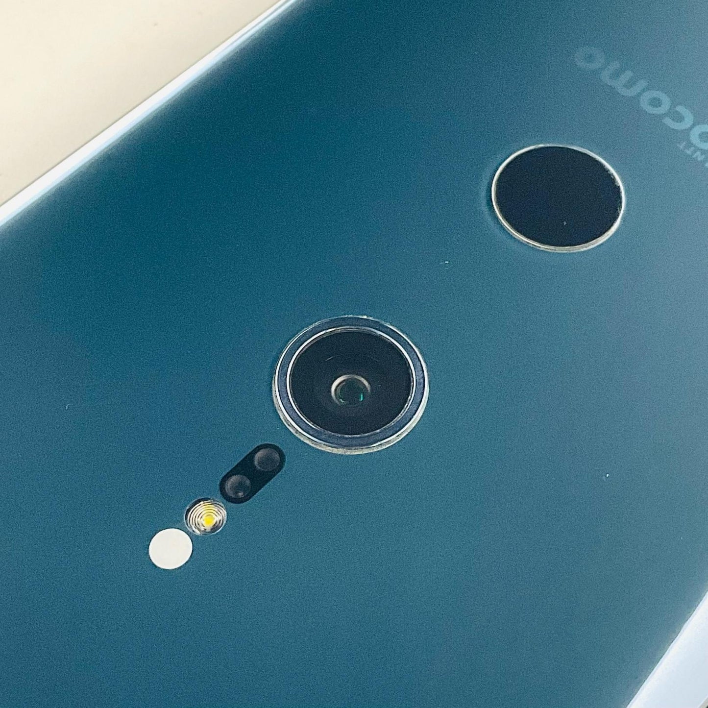 【全額返金保証】【最速発送】Sony Xperia XZ2 64GB ディープグリーン docomo SO-03K 白ロム 動作確認済