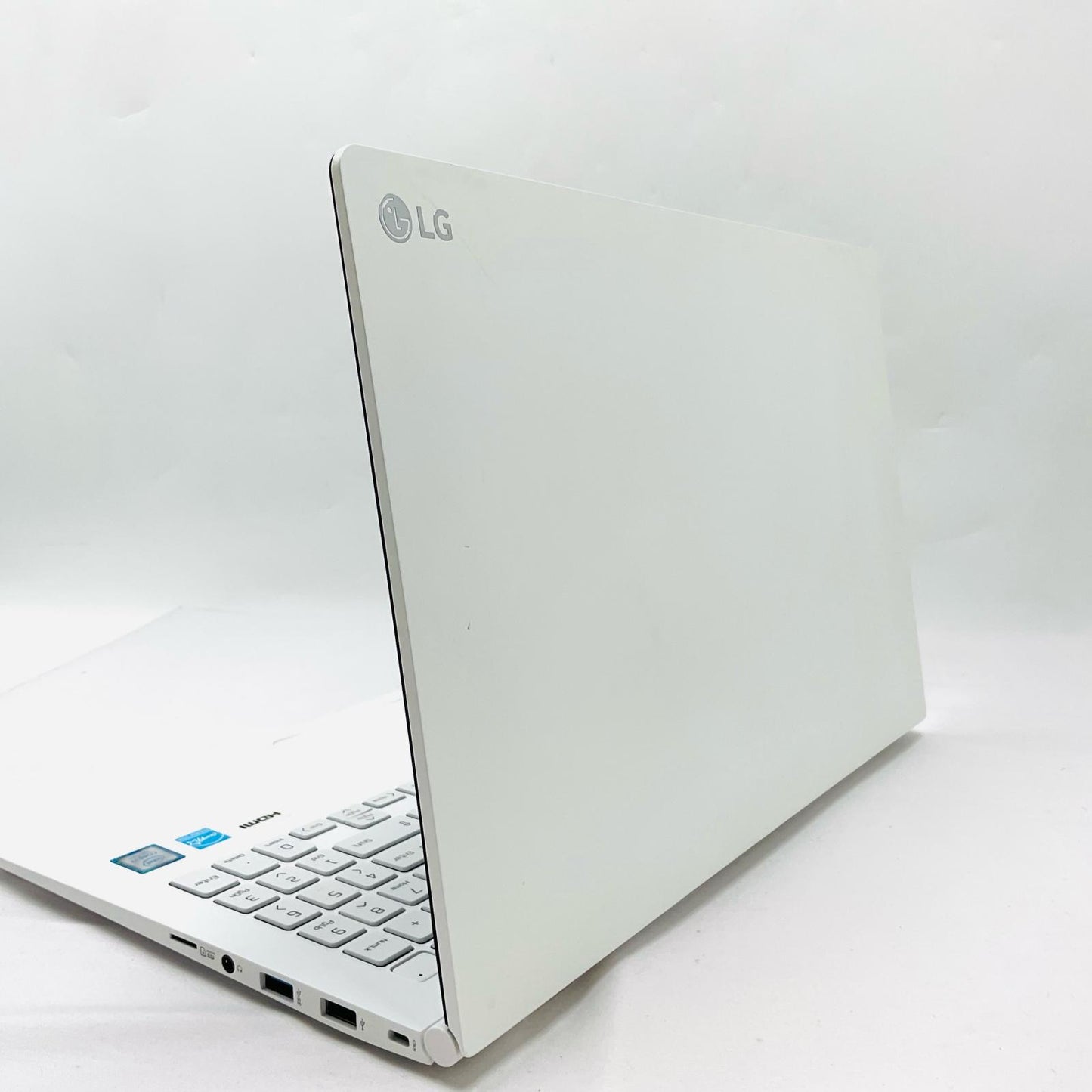 【全額返金保証】【最速発送】LG 15Z970-GA77J Core i7-7500U 2.70GHz 8GB SSD 512GB 美品 動作確認済